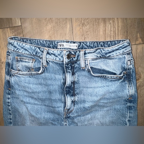 Zara Flare Jeans size 6 High Waisted Distressed Medium Wash - Picture 8 of 12